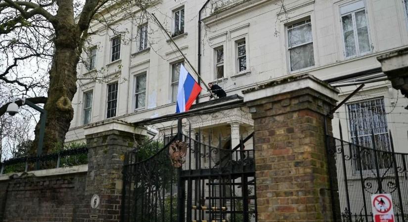 Kémkedésen kapták, kiutasítottak egy orosz diplomatát a britek