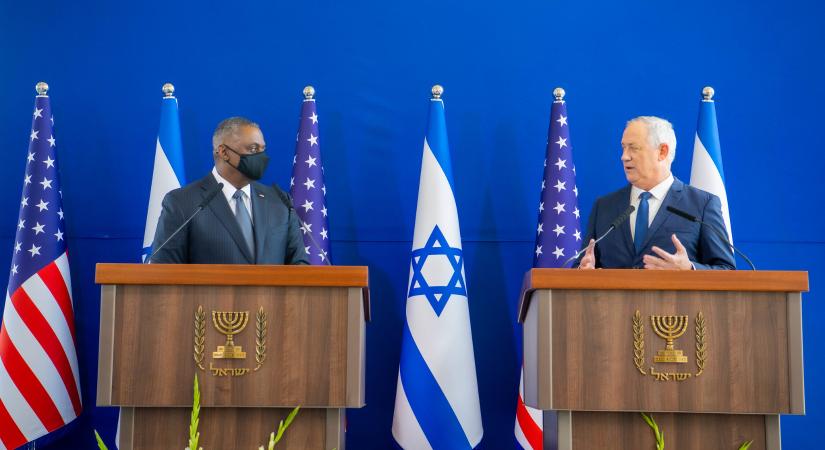 Izrael: Az amerikai védelmi miniszter megszólalt a késő fegyverszállítmányokról