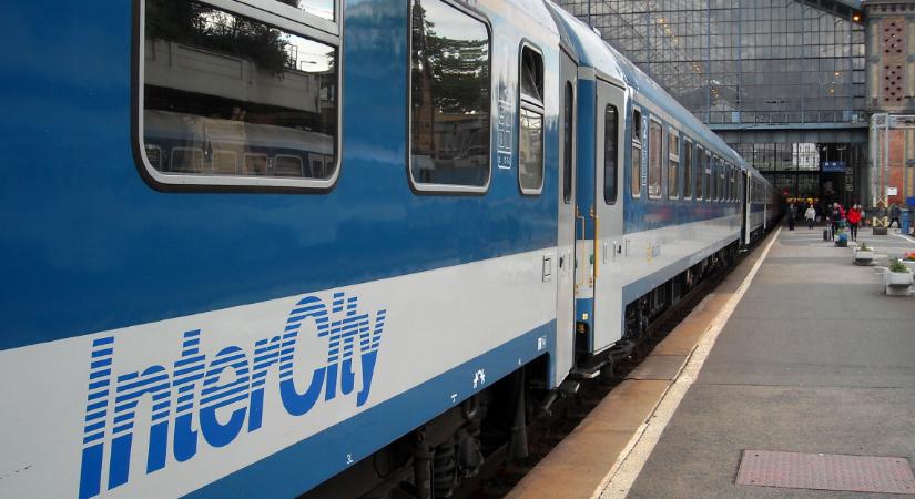 Most jött: baleset miatt késnek a vonatok a debreceni vasútvonalon