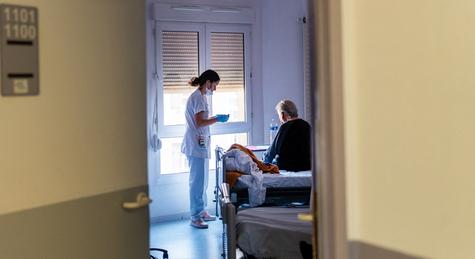 Tovább nyúltak a kórházi várólisták, térdprotézisre átlagosan másfél évet kell várni