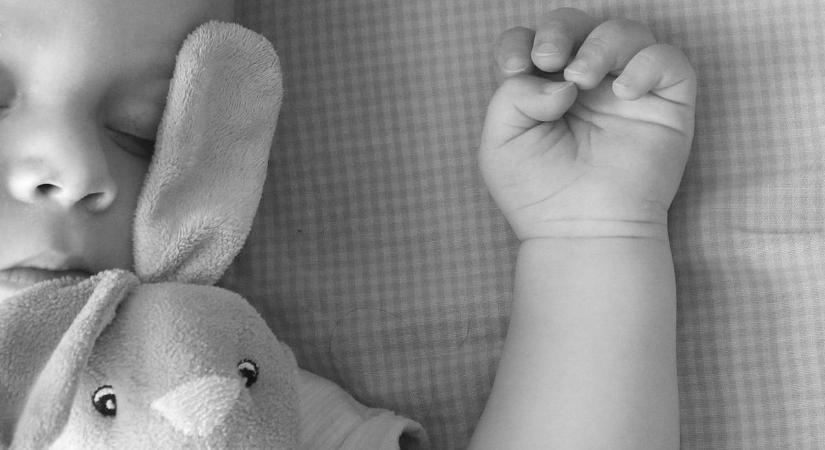 Sikoltozva kért segítséget 5 hónapos babájához az anya, már nem tudtak rajta segíteni