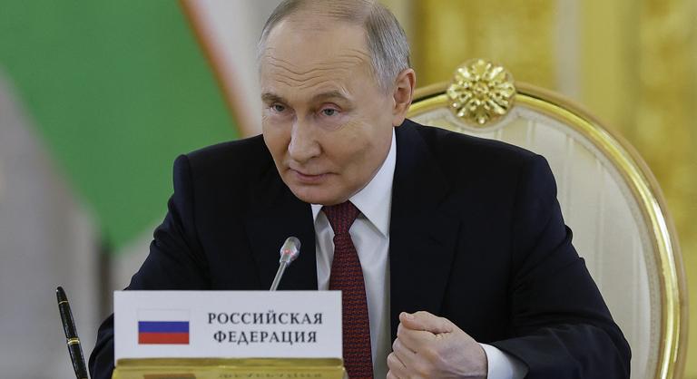 Vlagyimir Putyin: Oroszország hiába van nehéz helyzetben, hadkészültségben áll