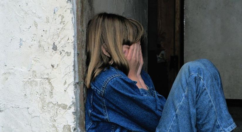 Kiskorú lányokat kényszerített prostitúcióra egy migránsbanda Spanyolországban
