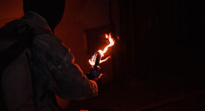 Izraelt gyűlölők dobtak Molotov-koktélt a berlini városházára