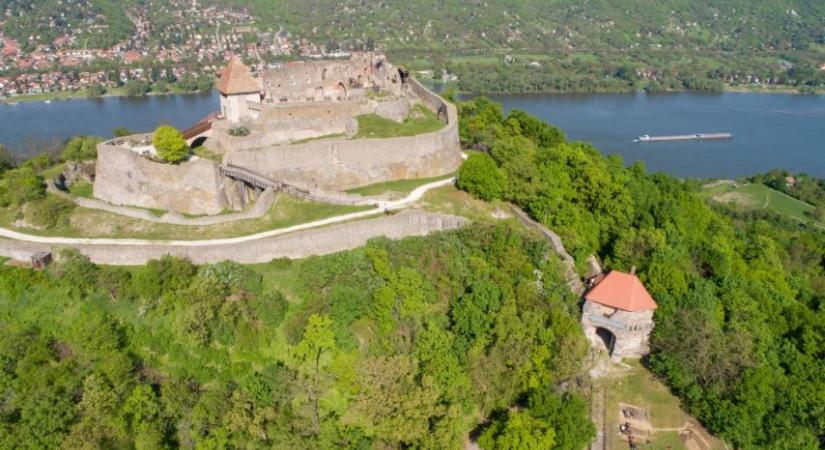 Teniszpálya alatt találták meg a ferencesek ötszáz éve eltűnt templomát Visegrádon
