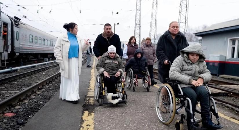 Újabb orosz háborús bűn: az ukrán gyerekek után már a fogyatékkal élőket is elrabolják