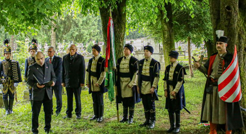 Háborús hősre emlékeztek a kanizsai temetőben