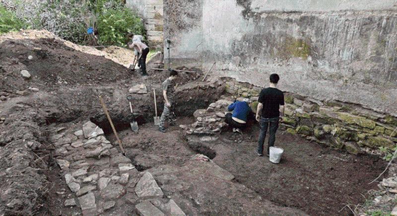 Őskori sírokat találtak a vermesi evangélikus vártemplom közelében – hírmix