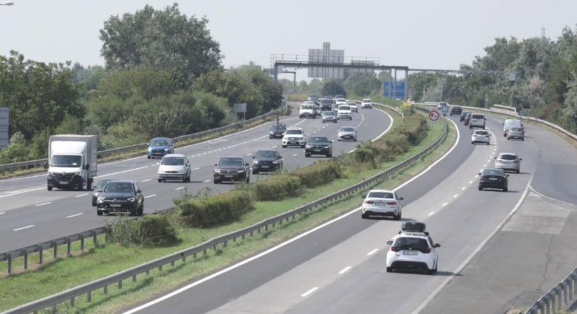 Baleset miatt áll a forgalom az M7-es autópályán Ordacsehi térségében