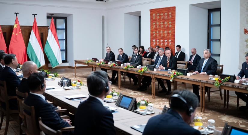 Nukleáris ipari együttműködésről is tárgyalt Orbán Viktor a kínai államfővel