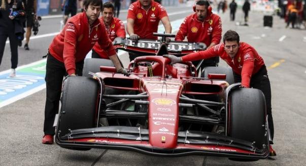 Tesztel a Ferrari, Norris bajnok lenne: a nap F1-es hírei