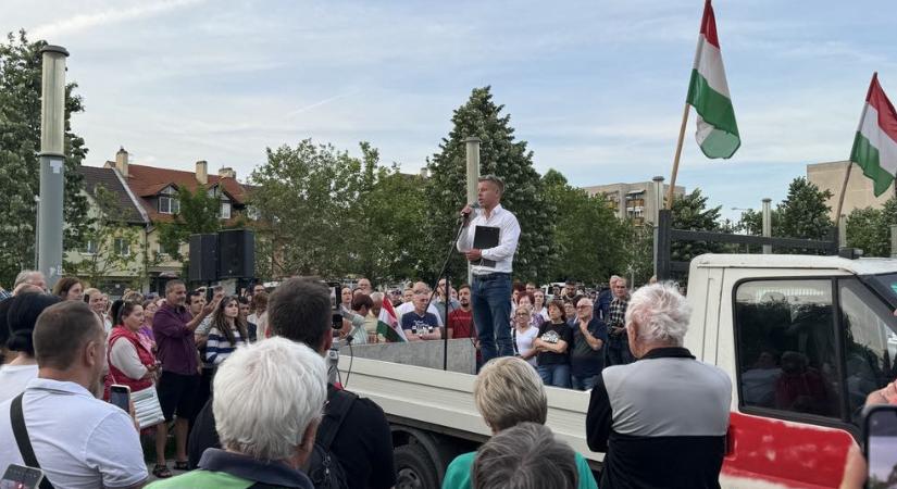 Magyar Péter tüntetést hirdetett a köztévé elé, ha tíz napon belül nem hívják be élő vitára