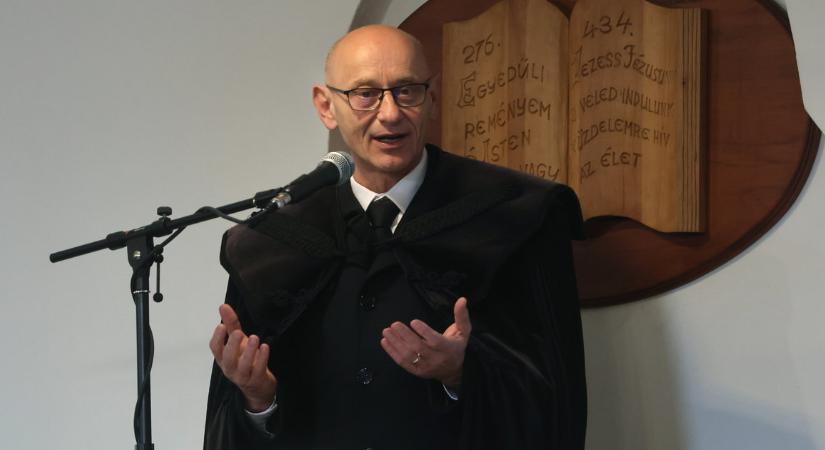 Lemondott a református püspök, akit Balog Zoltán utódjaként emlegettek