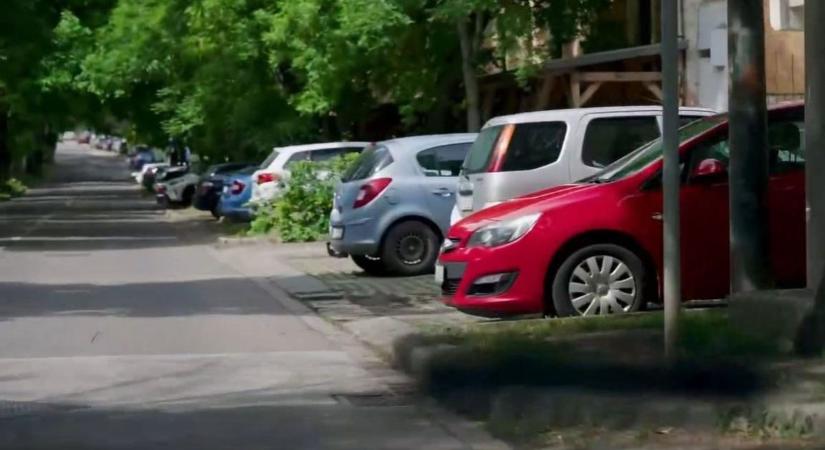 Eger parkolásáról kérdezte a helyieket Vágner Ákos  videó