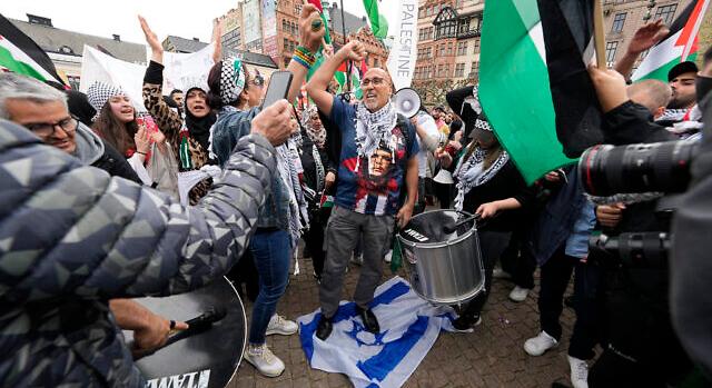 Malmö: Tízezren tüntettek Izrael ellen, 150-en mellette