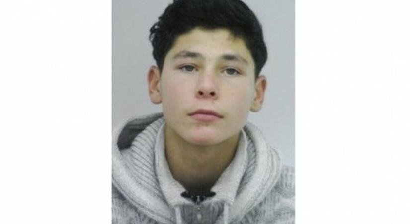 Eltűnt 15 éves fiút keres a szekszárdi rendőrség