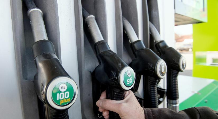 MÁSZ: a benzin 10 forinttal olcsóbb, a dízel 1 forinttal drágább a szomszéd országok átlagáránál