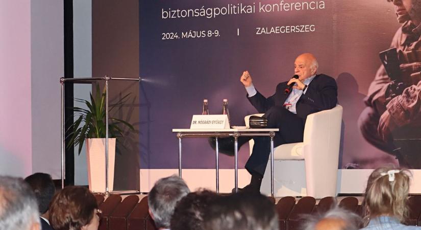 Dr. Nógrádi György: A világháború elkerülése kell, hogy a cél legyen