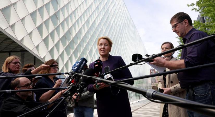 Hatékony védelmet követelnek a politikusoknak Németországban, miután megszaporodtak az ellenük elkövetett erőszakos cselekmények