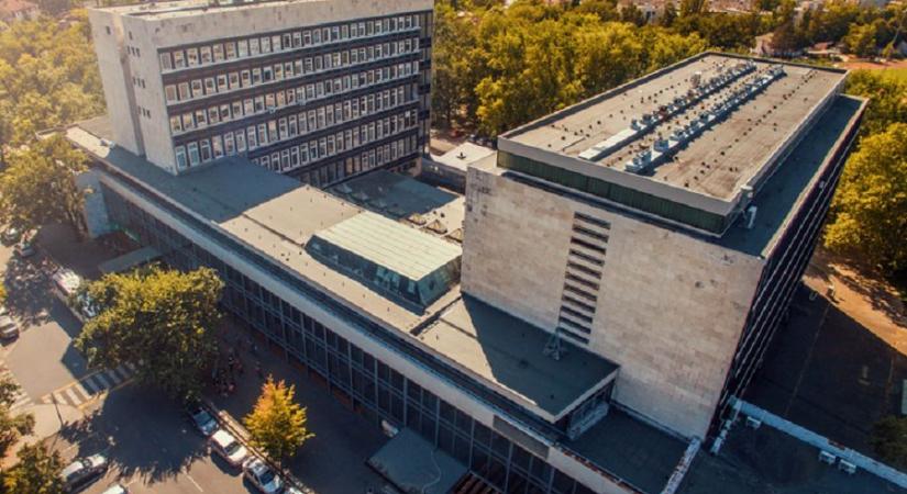 Két és fél milliárdból újul meg a Debreceni Egyetem két épülete