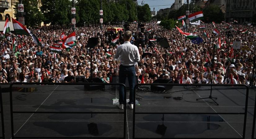 Magyar Péter szavazatszámlálókat toboroz