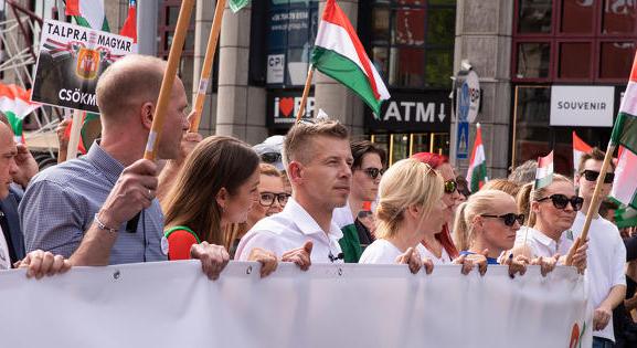 Hatalmas tüntetés készül a köztévénél, beállt Magyar Péter mögé Hadházy Ákos