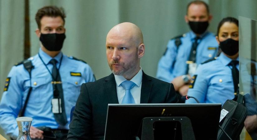 Ámor nyila miatt marad börtönben Breivik