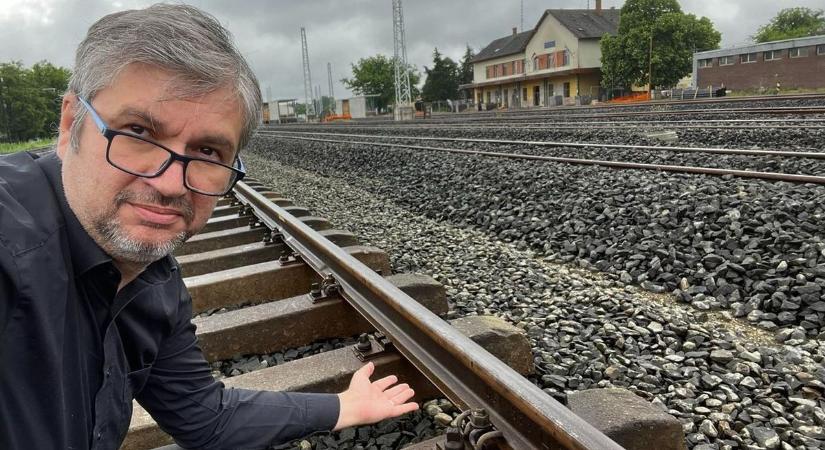 Budapest–Belgrád vasútvonal: Hadházy Ákos „leleplezte” a kínai beruházást, de lyukra futott – Lázár János helyretette