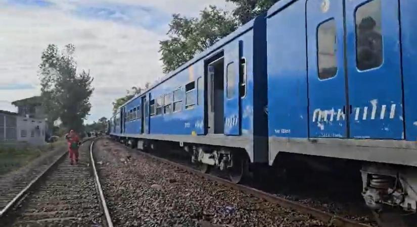 Horrorbaleset: összeütközött két vonat, rengeteg a sérült – helyszíni videók