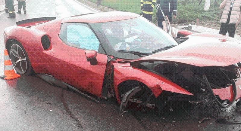 Koppándnál törte rommá Ferrari 296 GTB-jét a tordai alvilág ismert alakja