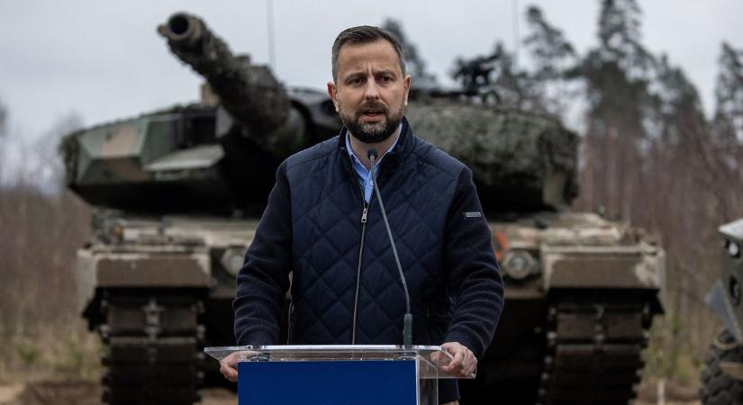 Totális háború: a lengyel védelmi miniszter már felkészült az evakuálásra
