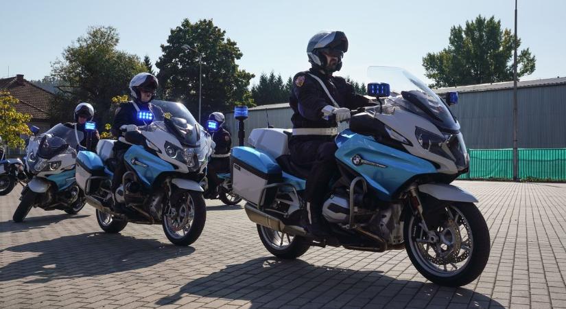 Motorosoknak szervez vezetéstechnikai tréninget a félegyházi rendőrség