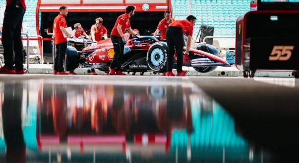 Új Ferrari, fejlődő (?) Mercedes – pénteki F1-es hírek