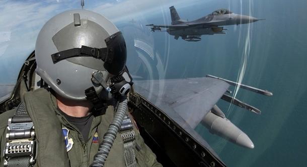 Ukrajna megkapta az első F–16-os vadászgép szimulátort