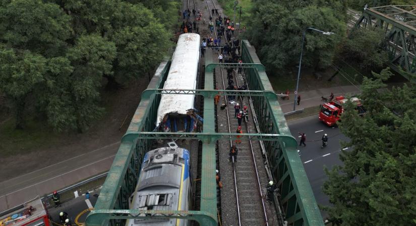Súlyos vonatbaleset Buenos Airesben, legalább kilencvenen megsérültek