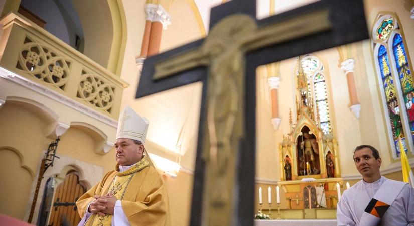 Felföldi László pécsi megyés püspök lesz az idei csíksomlyói búcsú szónoka