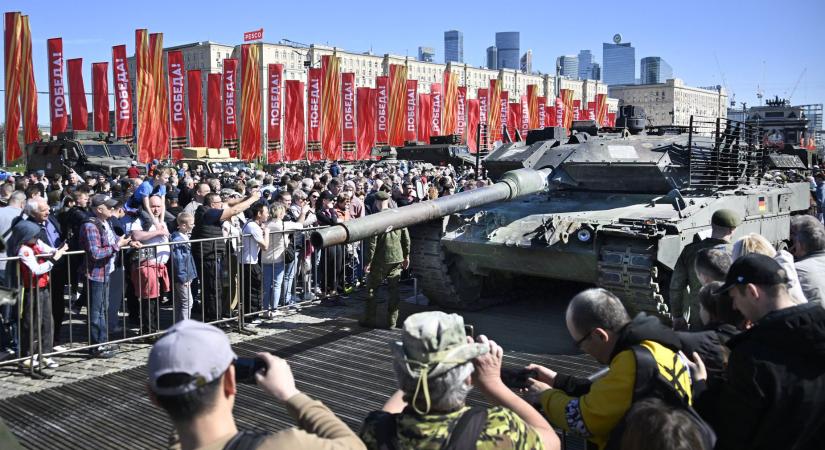 Német tank a moszkvai utcán