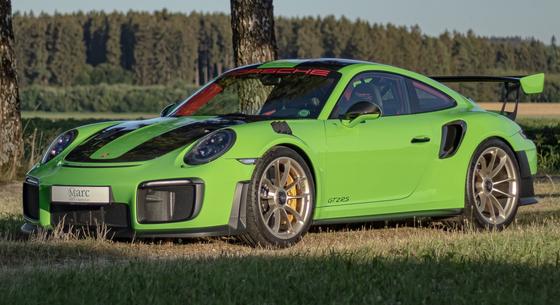 Pénzből és bátorságból is rengeteg kell ehhez a szupermérges Porsche 911 GT2 RS-hez
