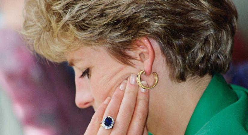 Erzsébet utálta Diana eljegyzési gyűrűjét: a királynő ki nem állhatta az ékszert, a hercegné iszonyatosan felbosszantotta őt vele