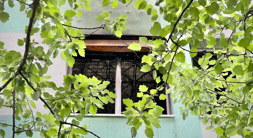 "Néha zavaró szagok jöttek ki a lakásból" - megszólaltak a szomszédok az egymás után kétszer kigyulladt csepeli lakás áldozatáról