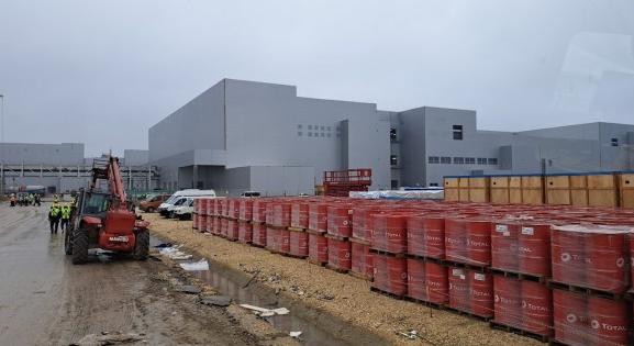 Óriási létszámleépítés az egyik hazai akkumulátorgyárban