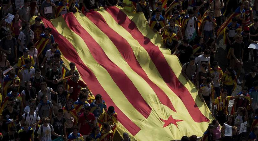 Szocialista győzelem, szeparatista gyengülés a meglepetésekkel teli katalán választásokon
