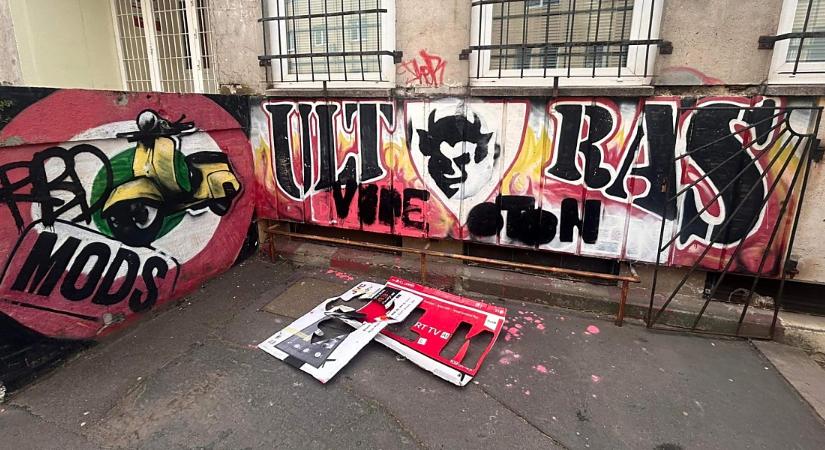 A fradisták után a fehérváriak is átfújtak egy Loki-graffitit Debrecenben