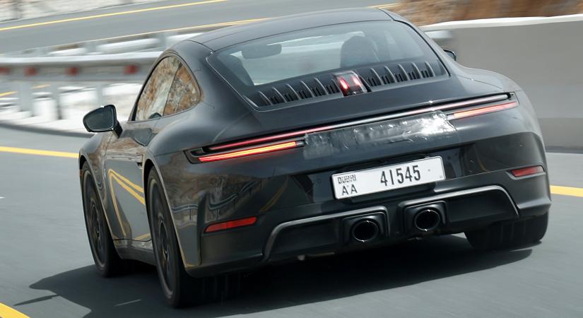Szentségtörő fejlesztéstől lesz gyorsabb a Porsche 911