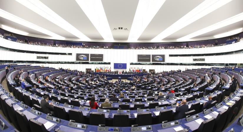 Még négy napig regisztrálhatnak a határon túliak az EP-választásra