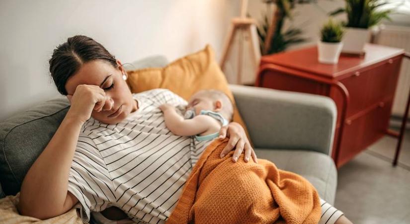 Ennyit alszanak a kisgyerekes anyák - Durva mínuszokat mutat egy kutatás
