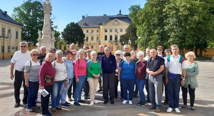 Paksra és Kalocsára látogattak a keszthelyi nyugdíjasklub tagjai