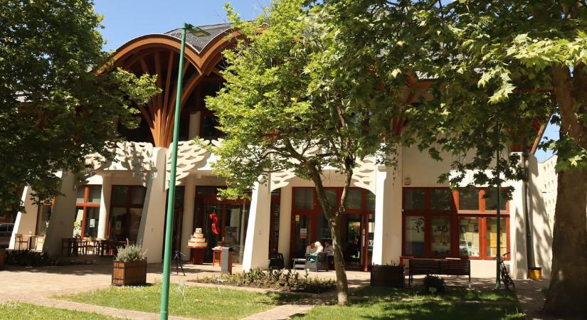 Öt éves a makói könyvtár új épülete - GALÉRIA