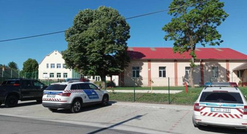 Bombariadó miatt kellett kiüríteni több iskolát Magyarországon