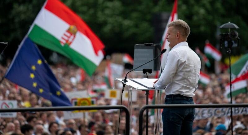 Publicus: A választók nagyjából ugyanannyira tartják jobboldalinak, mint baloldalinak Magyar Pétert